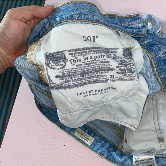 Levi’s 501 Premium Cutoff Shorts Destroyed Distressed Denim Jean Waist 27 Womens - Picture 9 of 10